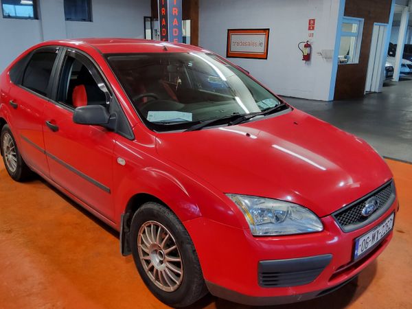 Ford Focus Hatchback, Petrol, 2006, Red