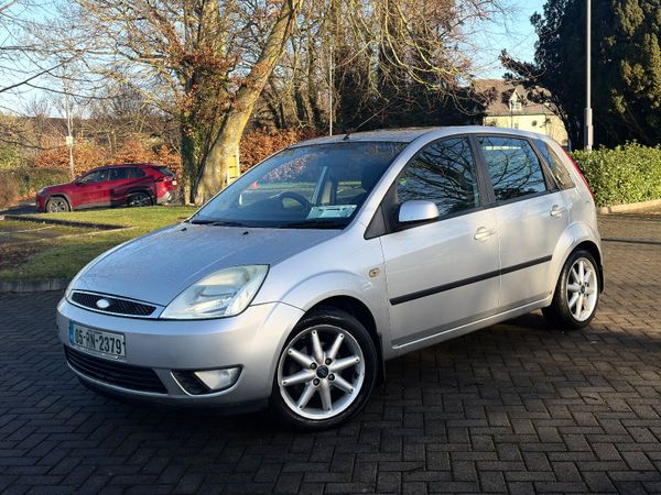 Ford Fiesta Hatchback, Petrol, 2005, Silver