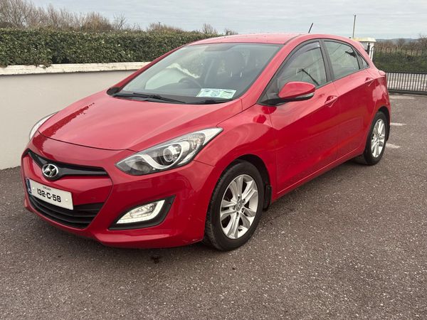 Hyundai i30 Hatchback, Diesel, 2013, Red
