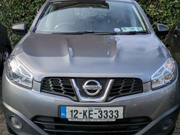 Nissan Qashqai Hatchback, Diesel, 2012, Grey