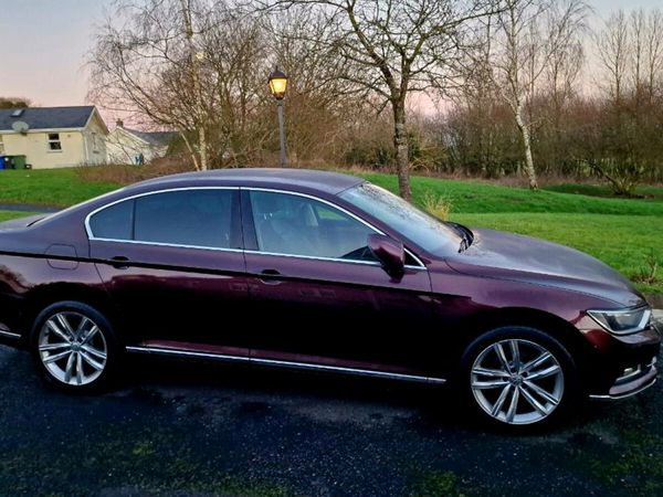 Volkswagen Passat Saloon, Diesel, 2016, Red