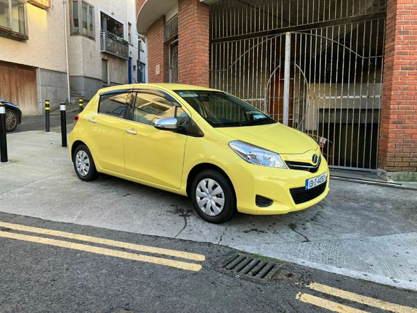 Toyota Vitz Hatchback, Petrol, 2013, Yellow