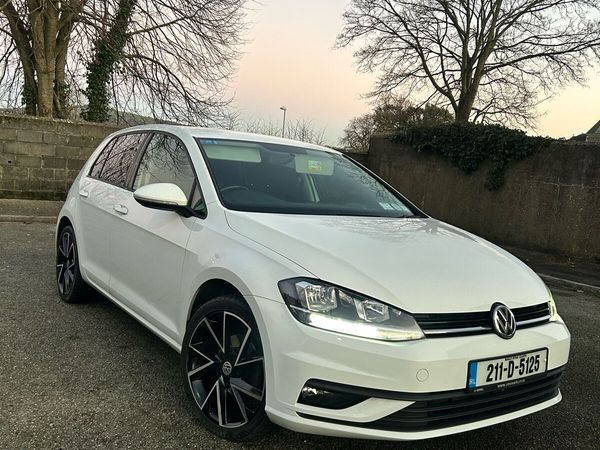 Volkswagen Golf Estate, Petrol, 2021, White