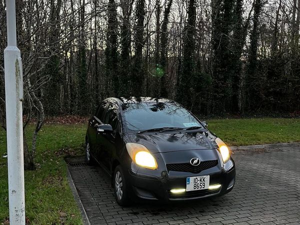 Toyota Vitz Hatchback, Petrol, 2010, Black