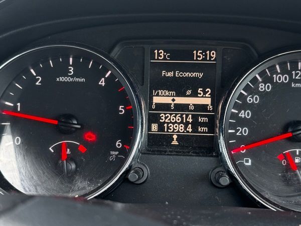 Nissan Qashqai Hatchback, Diesel, 2012, Brown