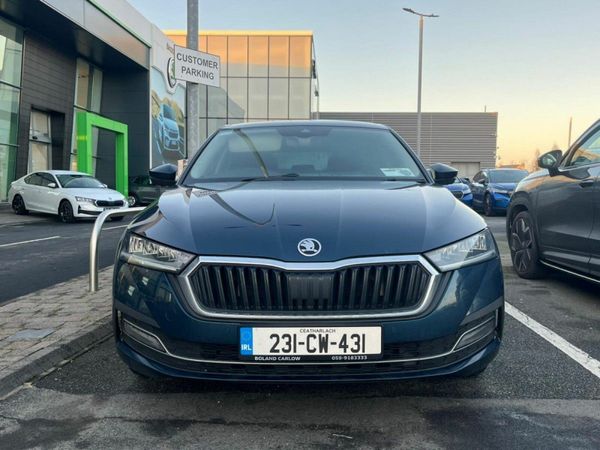 Skoda Octavia Saloon, Diesel, 2023, Blue