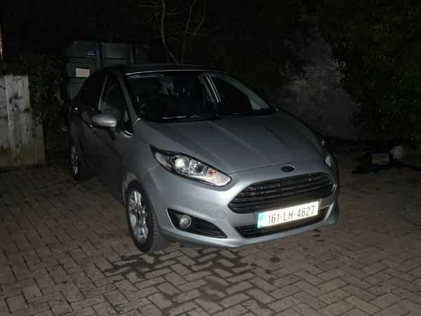 Ford Fiesta Hatchback, Petrol, 2016, Silver