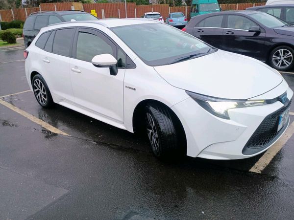 Toyota Corolla Estate, Petrol Hybrid, 2020, White