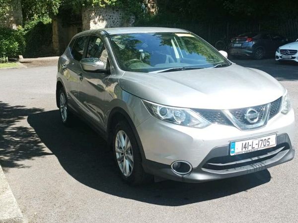 Nissan Qashqai Hatchback, Diesel, 2014, Silver