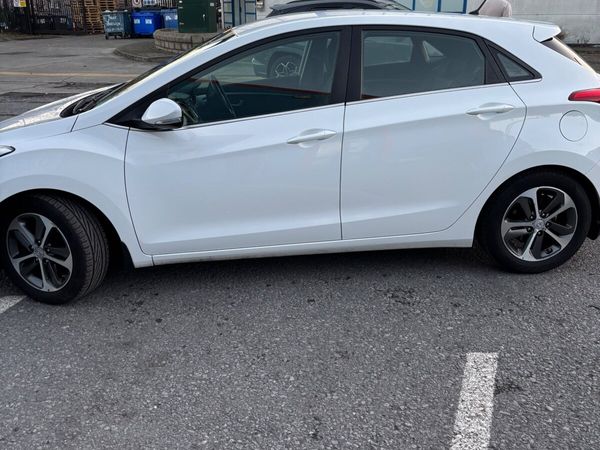 Hyundai i30 Hatchback, Diesel, 2016, White