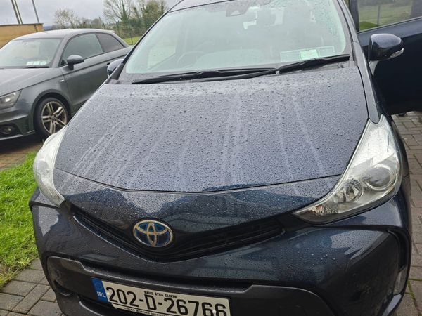 Toyota Prius MPV, Petrol Hybrid, 2020, Blue