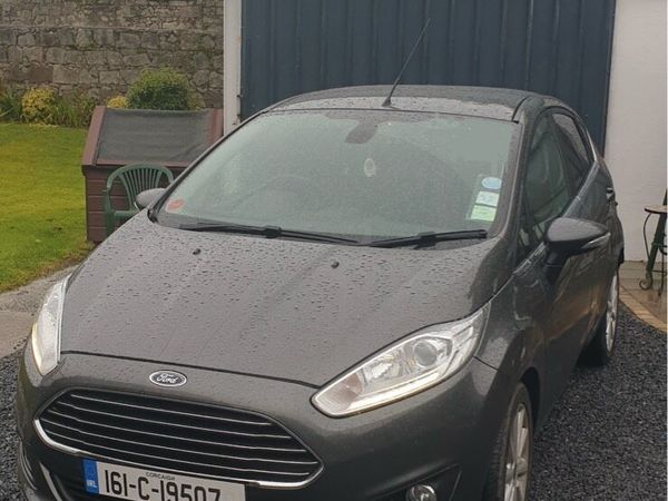 Ford Fiesta Hatchback, Petrol, 2016, Grey