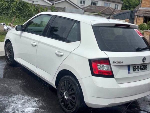 Skoda Fabia Hatchback, Petrol, 2016, White