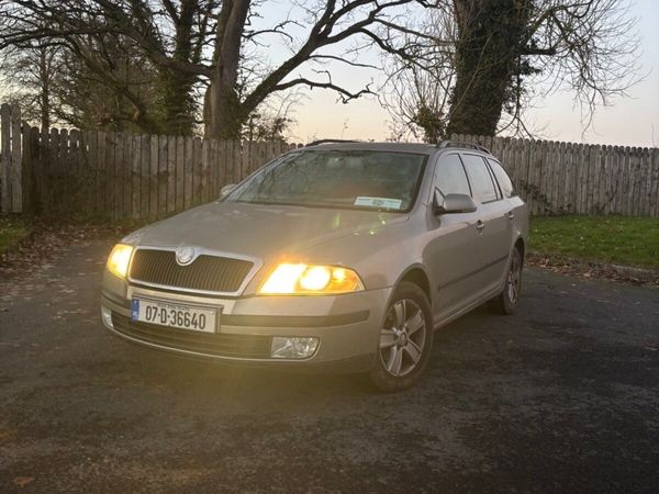 Skoda Octavia Estate/Jeep, Petrol, 2007, Beige