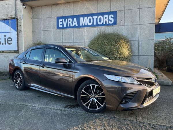 Toyota Camry Saloon, Petrol Hybrid, 2019, Brown