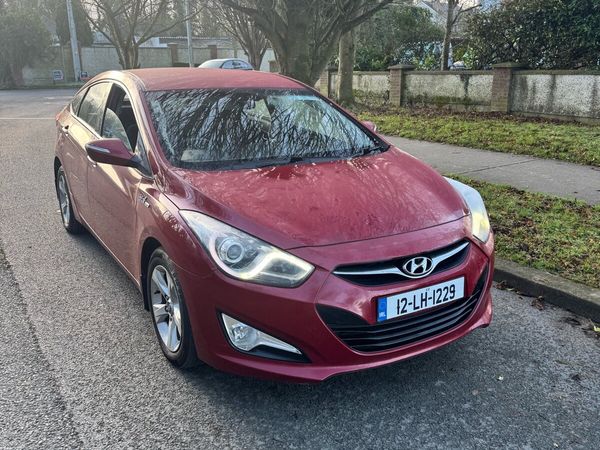 Hyundai i40 Saloon, Diesel, 2012, Red