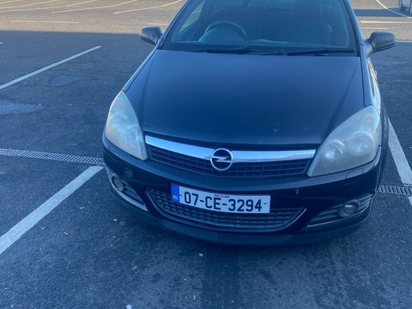 Opel Astra Hatchback, Petrol, 2007, Black