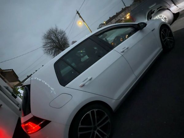 Volkswagen Golf Hatchback, Diesel, 2014, White