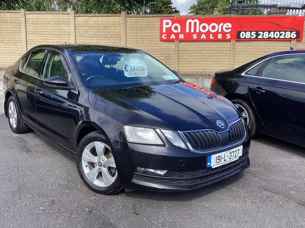 Skoda Octavia Hatchback, Diesel, 2019, Black