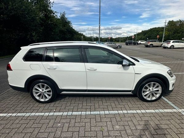 Volkswagen Golf Estate, Petrol, 2016, White