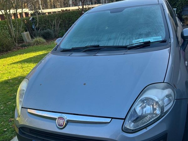 Fiat Punto Hatchback, Diesel, 2012, Grey