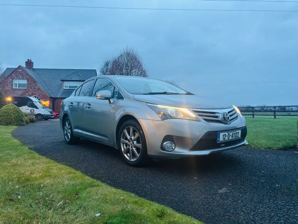 Toyota Avensis Saloon, Diesel, 2012, Grey