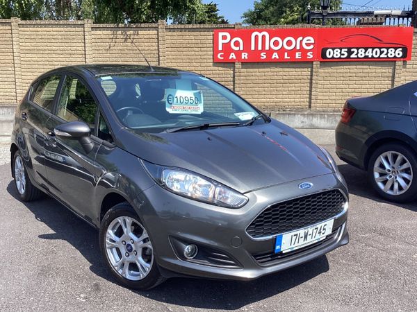 Ford Fiesta Hatchback, Petrol, 2017, Grey