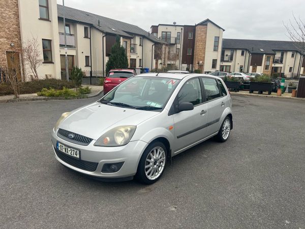 Ford Fiesta Hatchback, Petrol, 2007, Silver