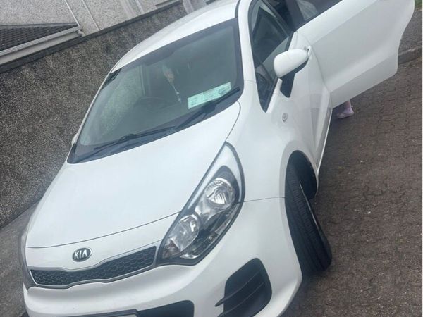 Kia Rio Hatchback, Petrol, 2015, White