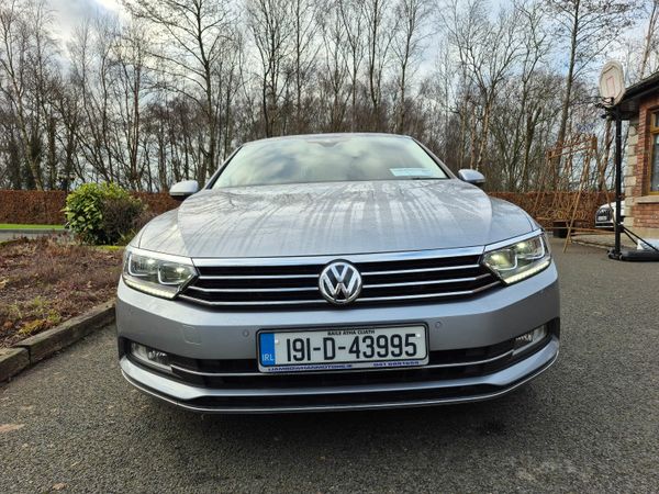 Volkswagen Passat Saloon, Diesel, 2019, Grey