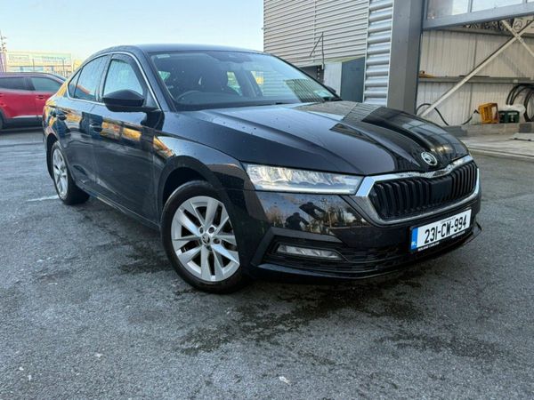 Skoda Octavia Saloon, Diesel, 2023, Black