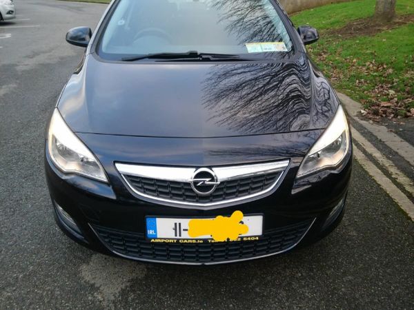 Opel Astra Hatchback, Diesel, 2011, Black
