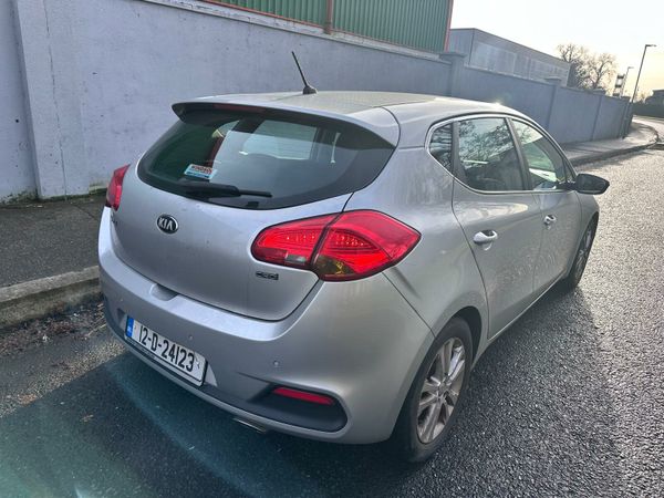 Kia Ceed Hatchback, Diesel, 2012, Silver