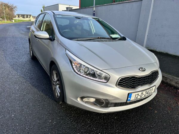 Kia Ceed Hatchback, Diesel, 2012, Silver