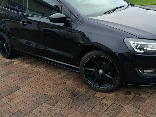 Volkswagen Polo Hatchback, Petrol, 2014, Black