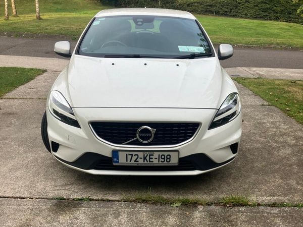 Volvo V40 Hatchback, Diesel, 2017, White