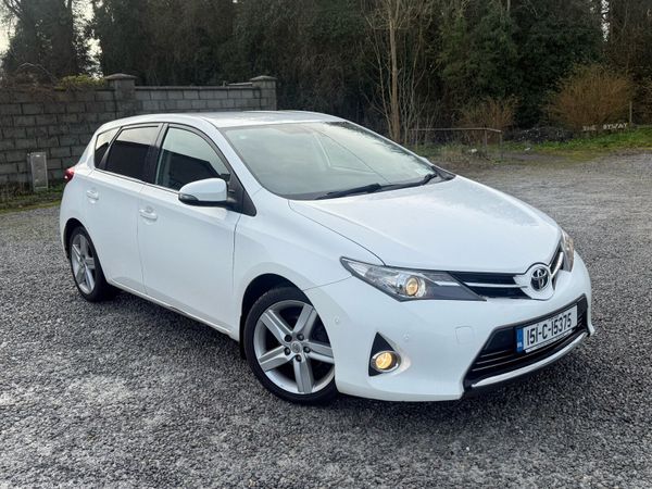 Toyota Auris Hatchback, Diesel, 2015, White