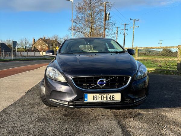 Volvo V40 Hatchback, Diesel, 2016, Blue