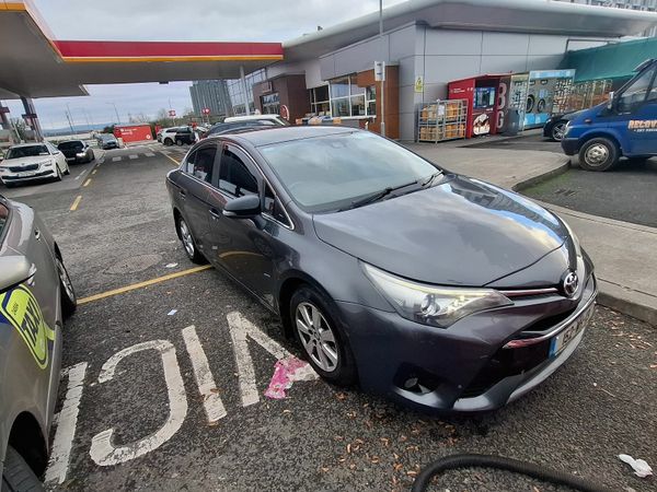 Toyota Avensis Saloon, Diesel, 2015, Grey
