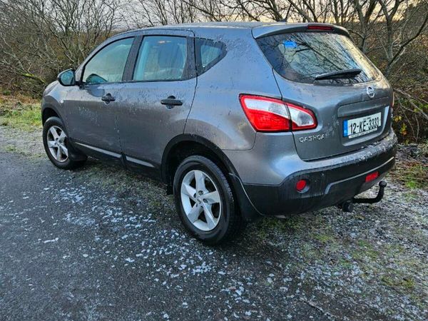 Nissan Qashqai Hatchback, Diesel, 2012, Grey