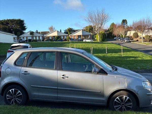 Volkswagen Polo Hatchback, Petrol, 2007, Silver