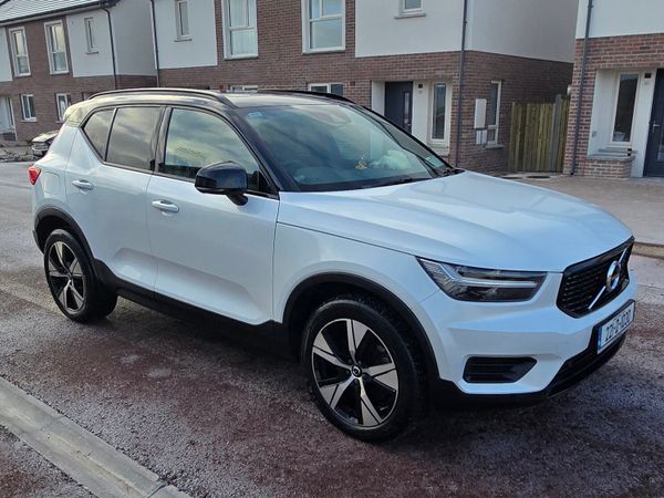 Volvo XC40 Estate/Jeep, Petrol Plug-in Hybrid, 2022, White