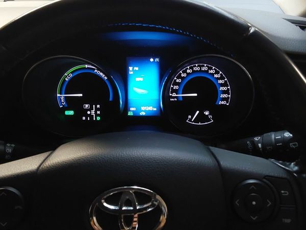 Toyota Auris MPV, Petrol Hybrid, 2018, Red