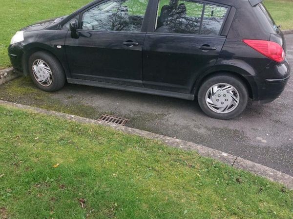 Nissan Tiida Hatchback, Petrol, 2008, Black