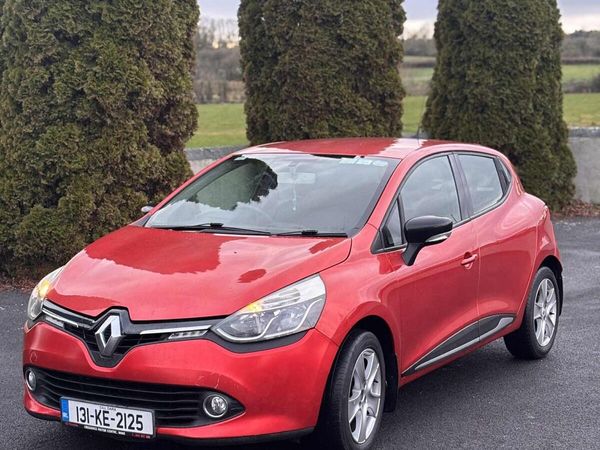 Renault Clio Hatchback, Petrol, 2013, Red