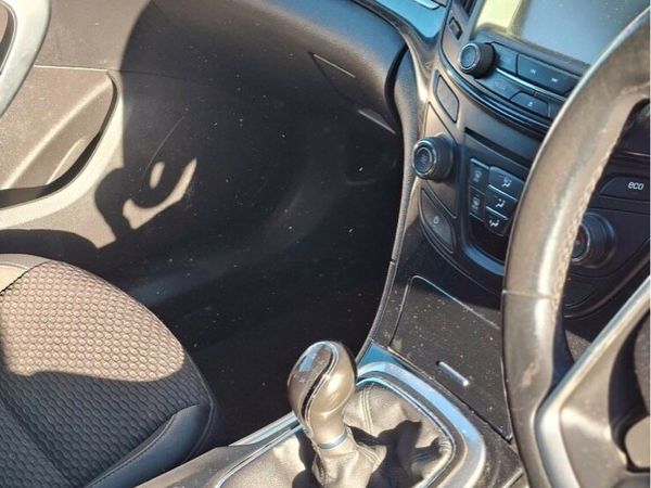 Opel Insignia Hatchback, Diesel, 2016, Silver