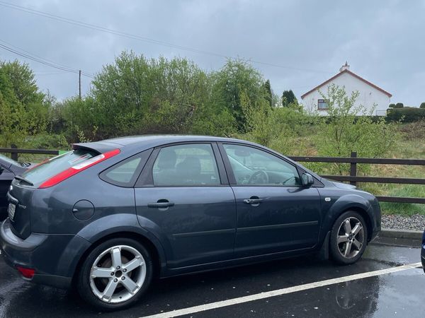 Ford Focus Hatchback, Petrol, 2007, Grey
