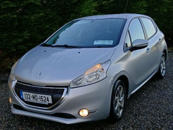 Peugeot 208 Hatchback, Petrol, 2013, Silver