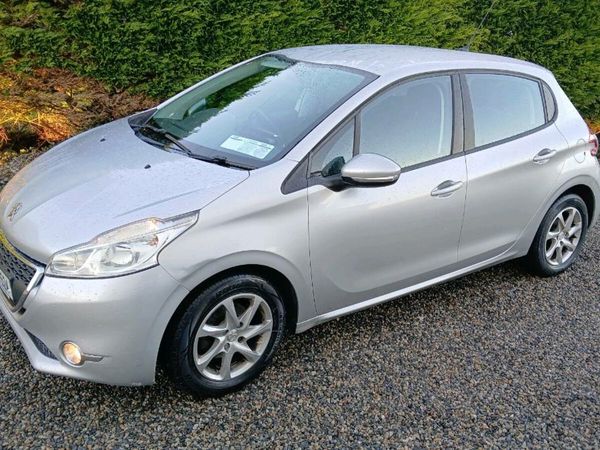 Peugeot 208 Hatchback, Petrol, 2013, Silver