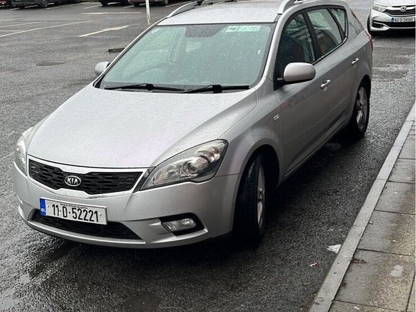 Kia Ceed Estate, Diesel, 2011, Silver